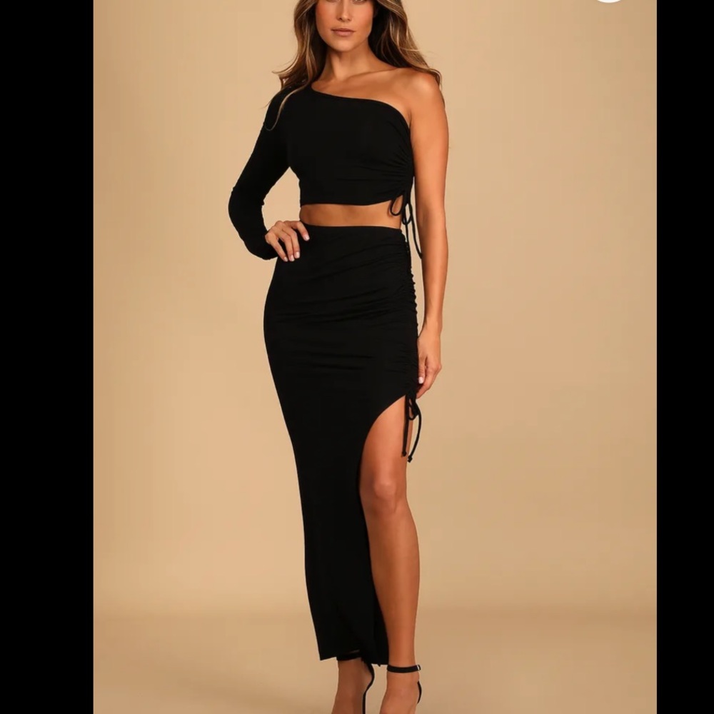 COPY - NWT BLACK ONE SHOULDER 2PC RUCHED MAXI DRESS